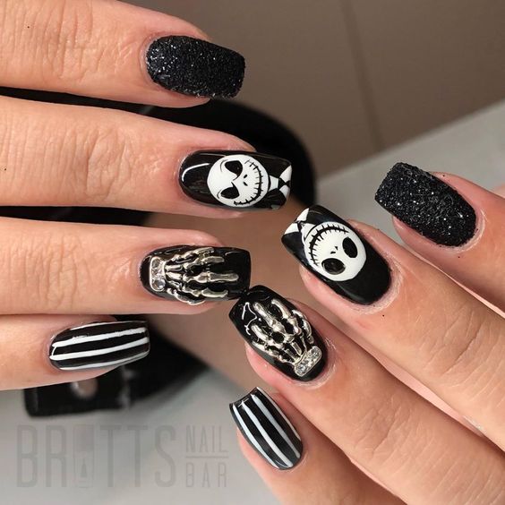 Black Halloween Nails