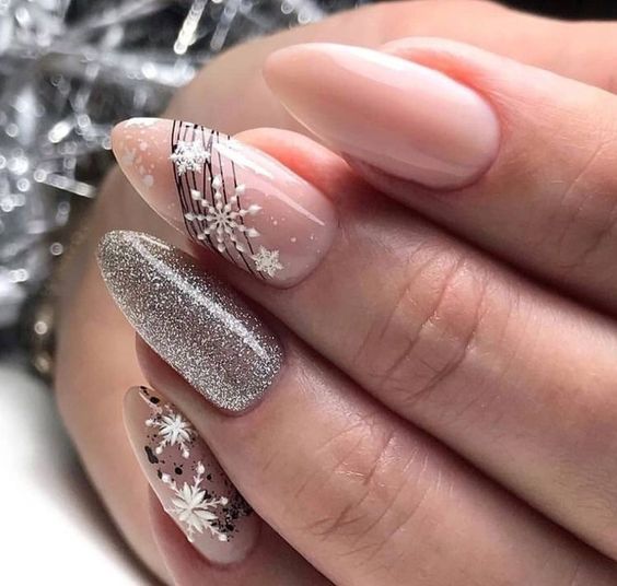 White Christmas nail ideas and designs
