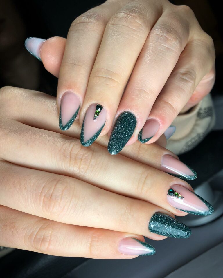 13+ Elegant Emerald Green French Tip Nails To Try This Month - Nail ...
