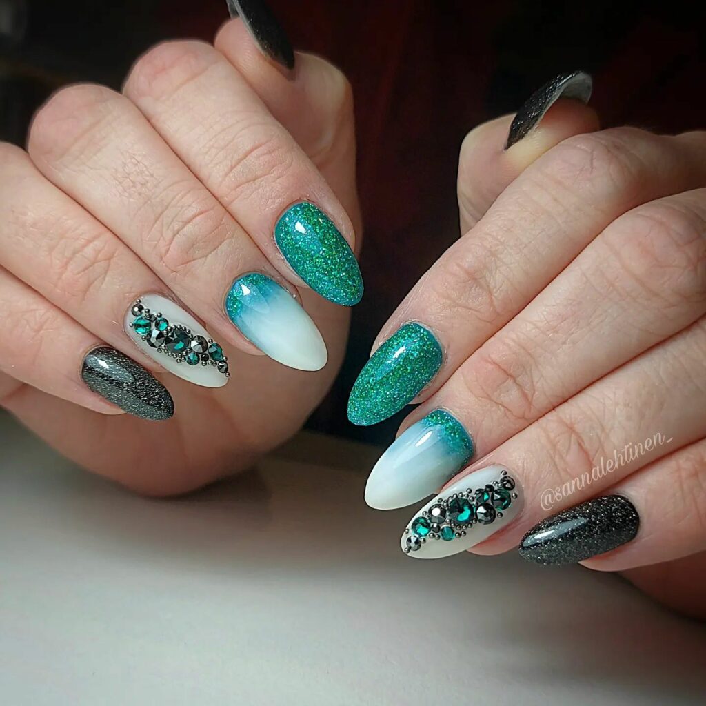 emerald green nails