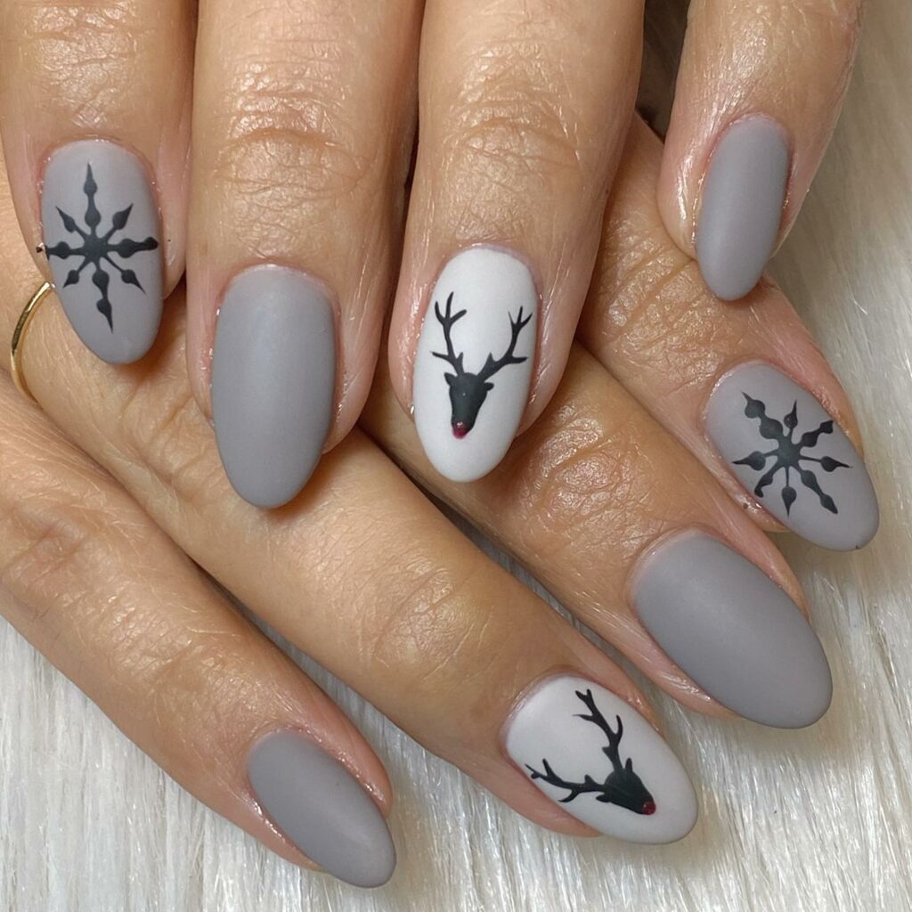 Reindeer nail ideas for Christmas