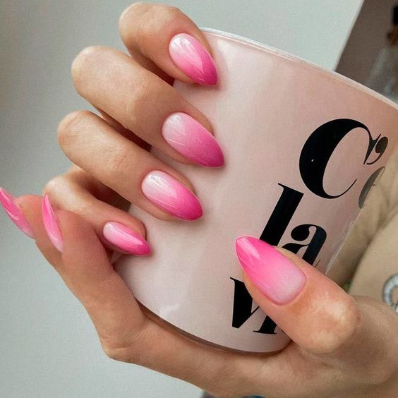 How to DIY gradient nails, autumn's easiest nail trend