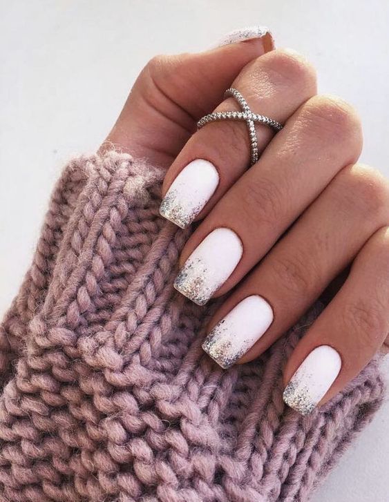 White Christmas nail ideas and designs