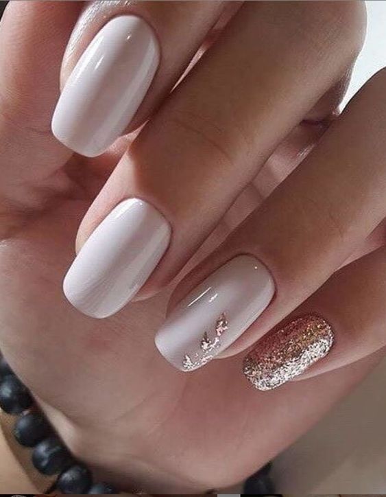 White Christmas nail ideas and designs