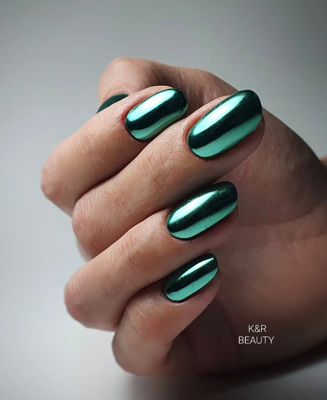 63 Stunning Emerald Green Nail Designs You Will Fall in Love With