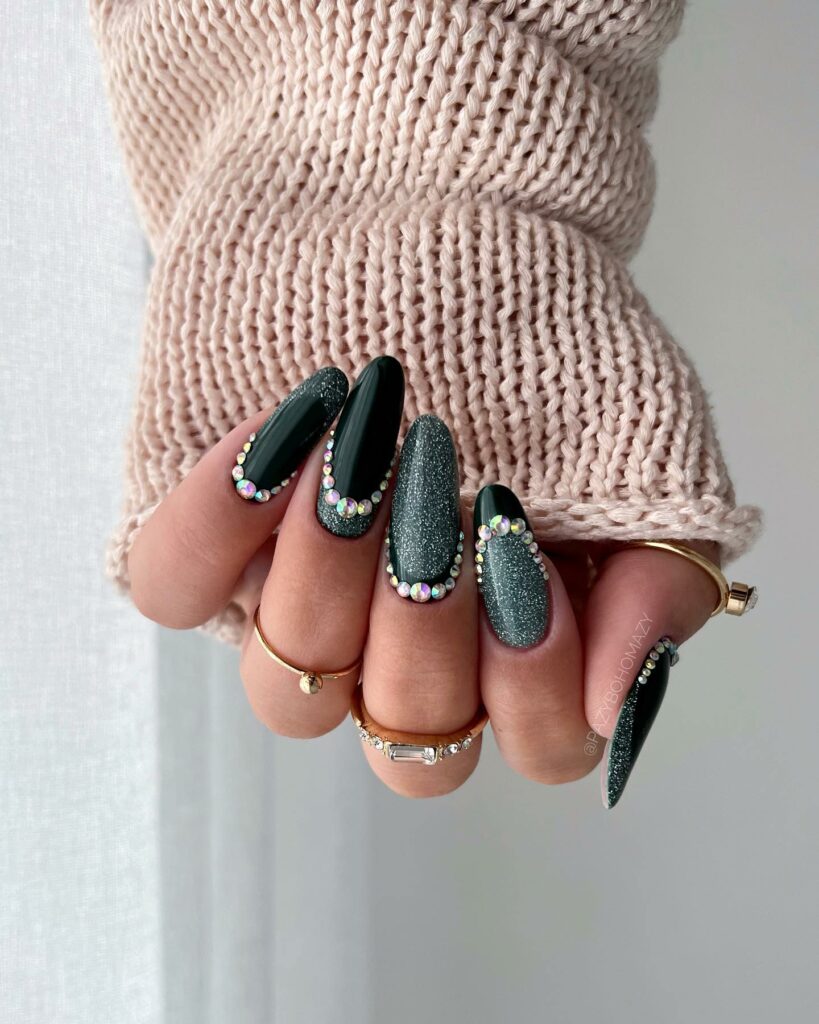 Amazon.com: Dark Green Press on Nails Short Oval Nails,KXAMELIE Acrylic  Nails Glue on Nails Medium Almond,Soft Gel Nails Strong Nails Press  ons,Fake Nails for Girls Stick on Nails for Women Daily Wear