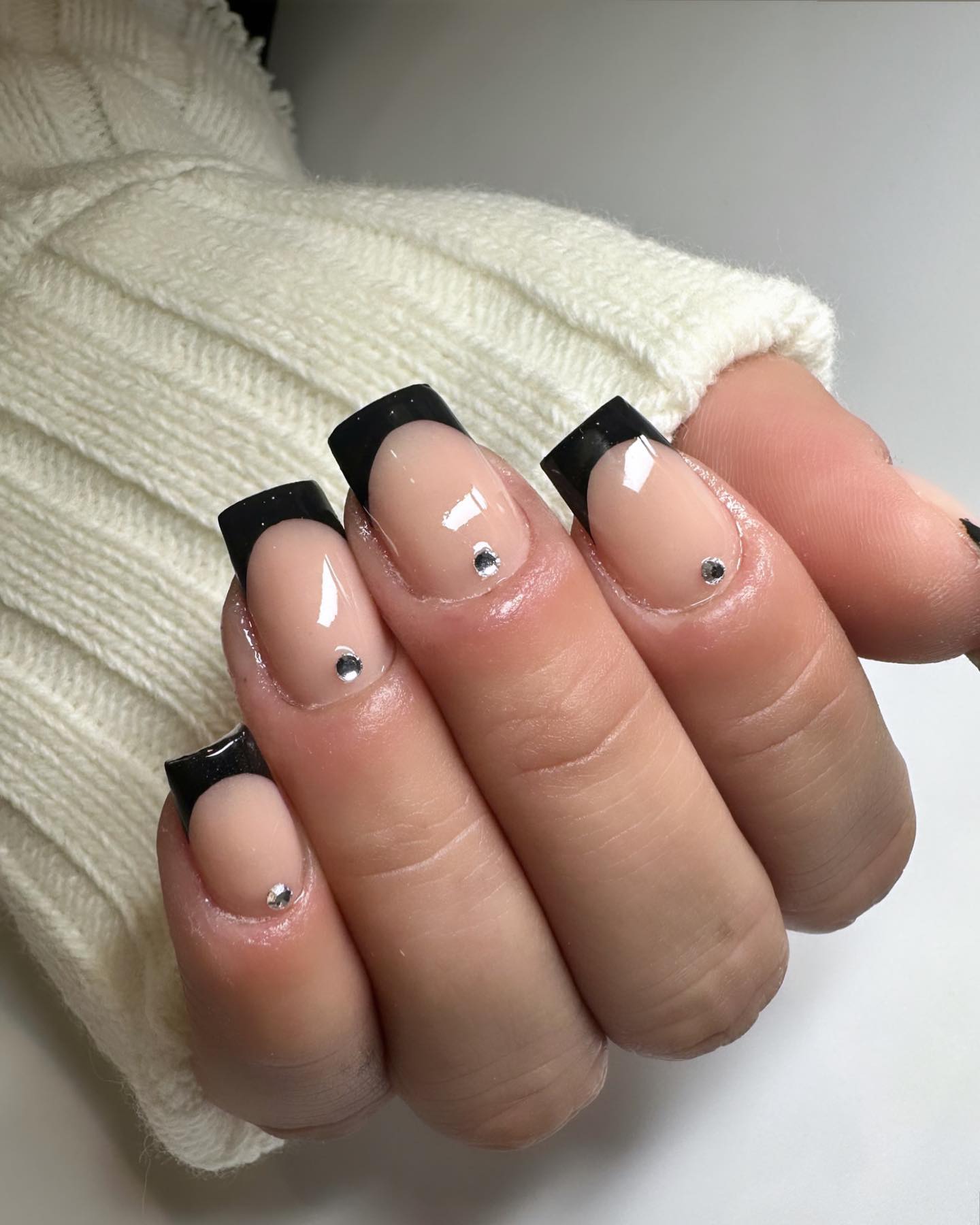 black french tip nails