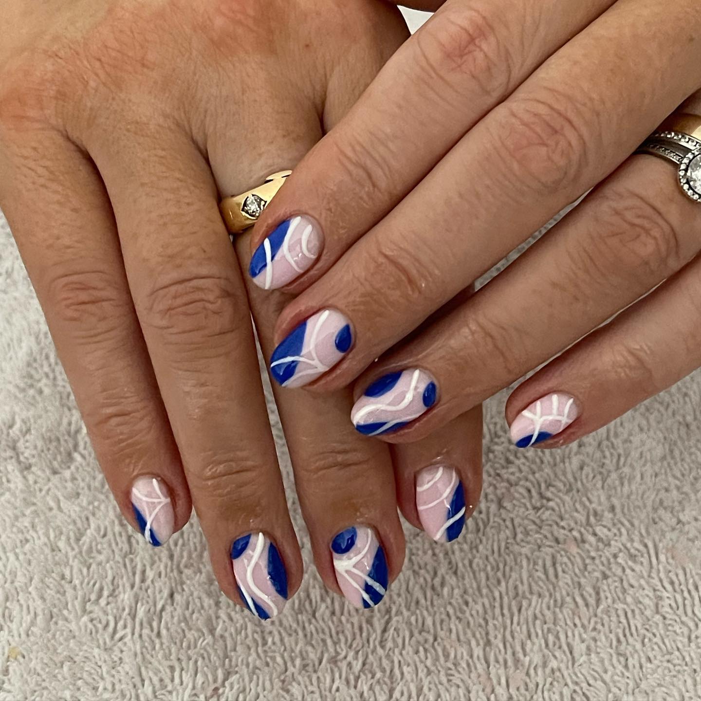 blue swirl nails