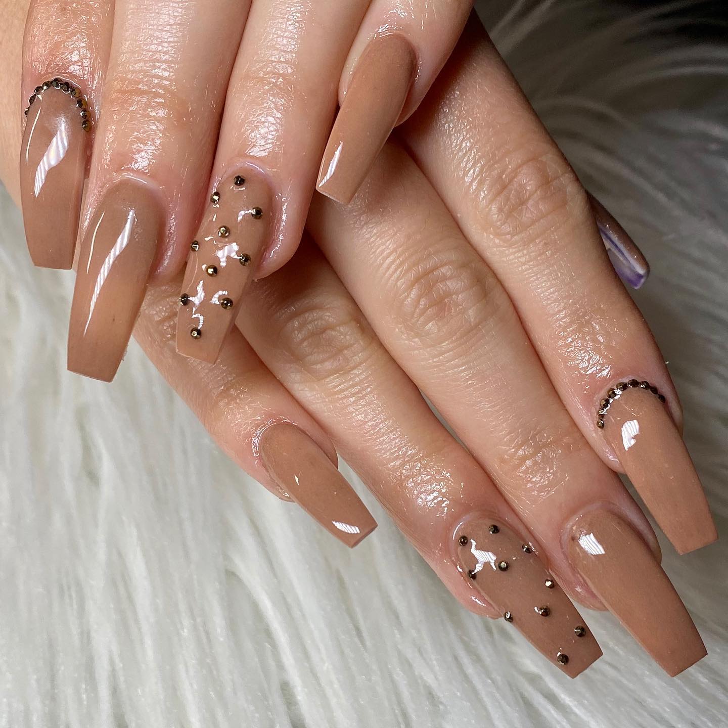 brown nude nails