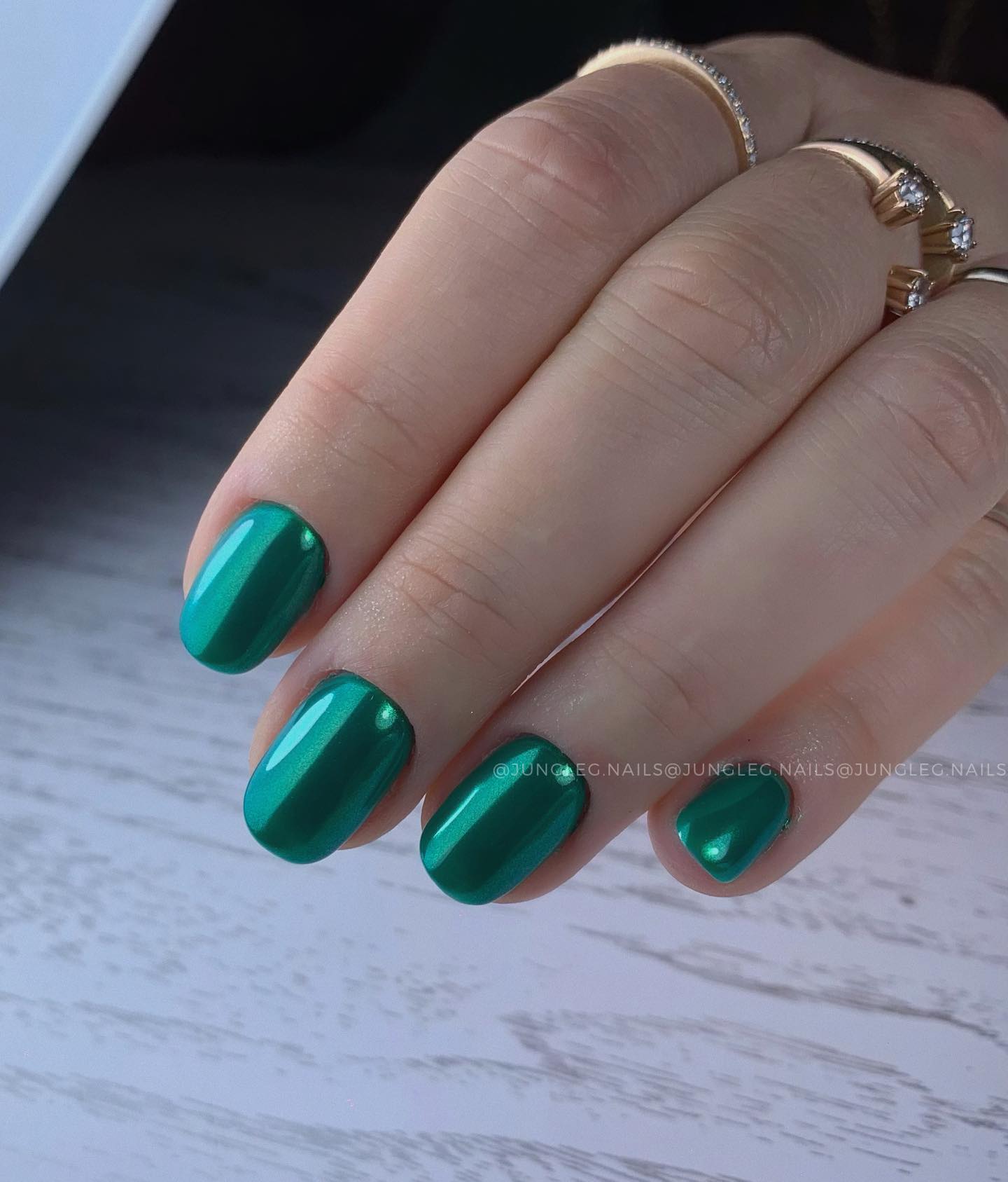 green chrome nails
