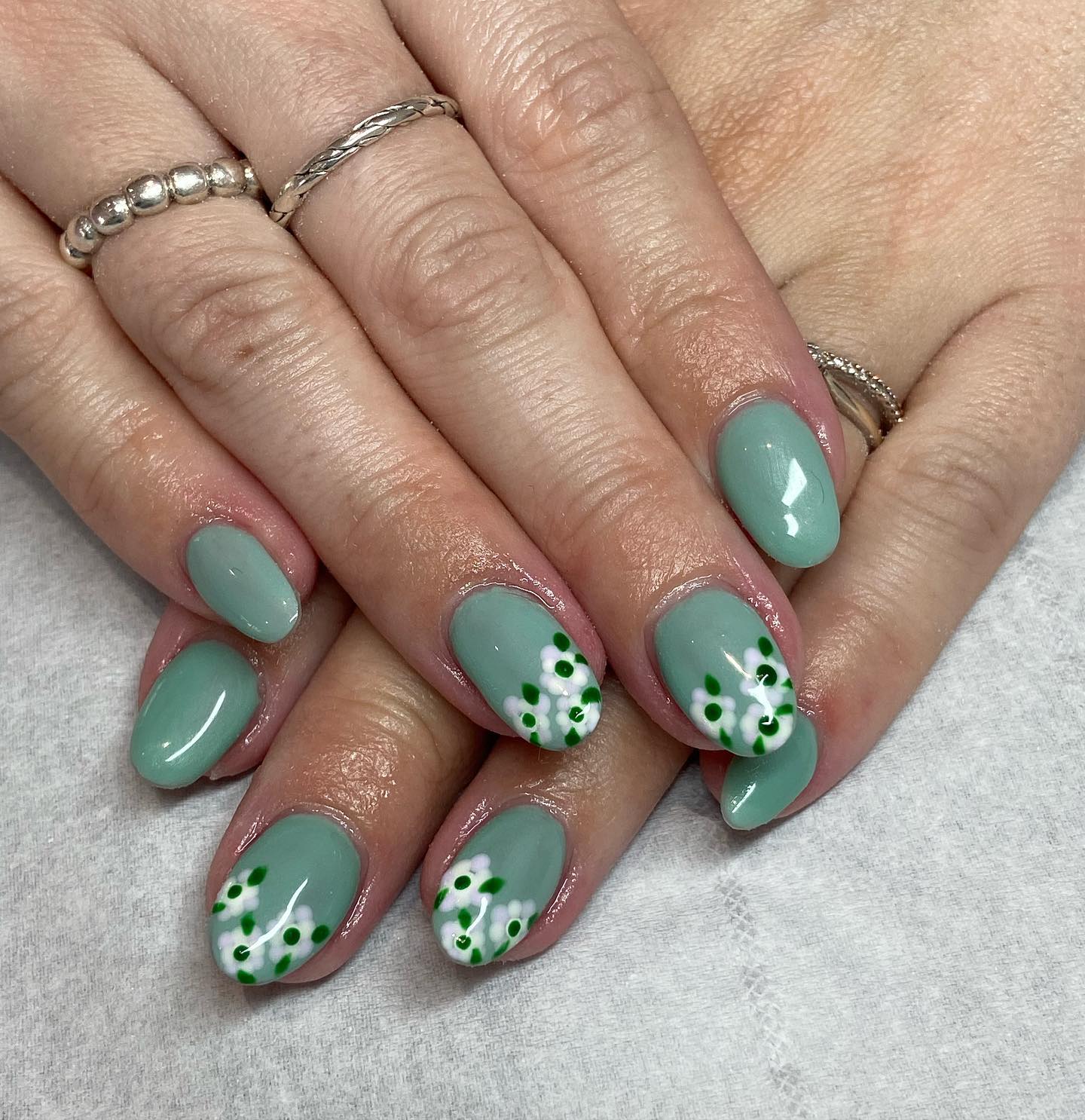 green spring nails