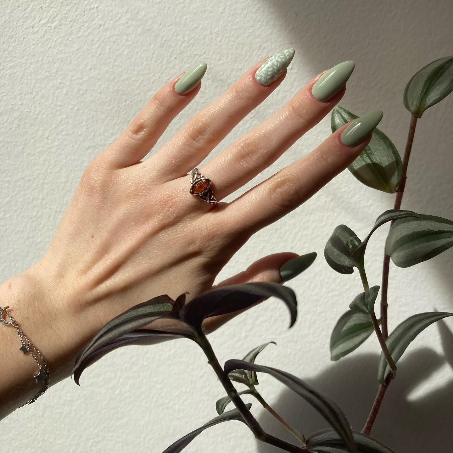 pastel-green-nails-7 pastel green nails
