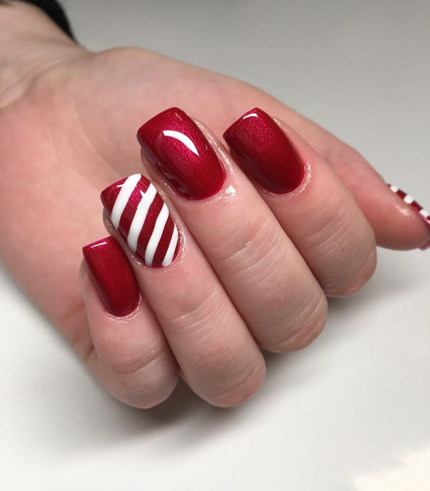 red and white nails