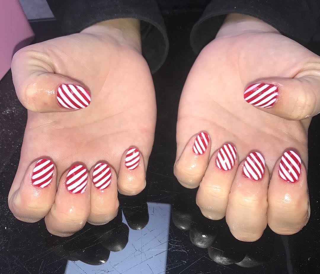 red and white nails