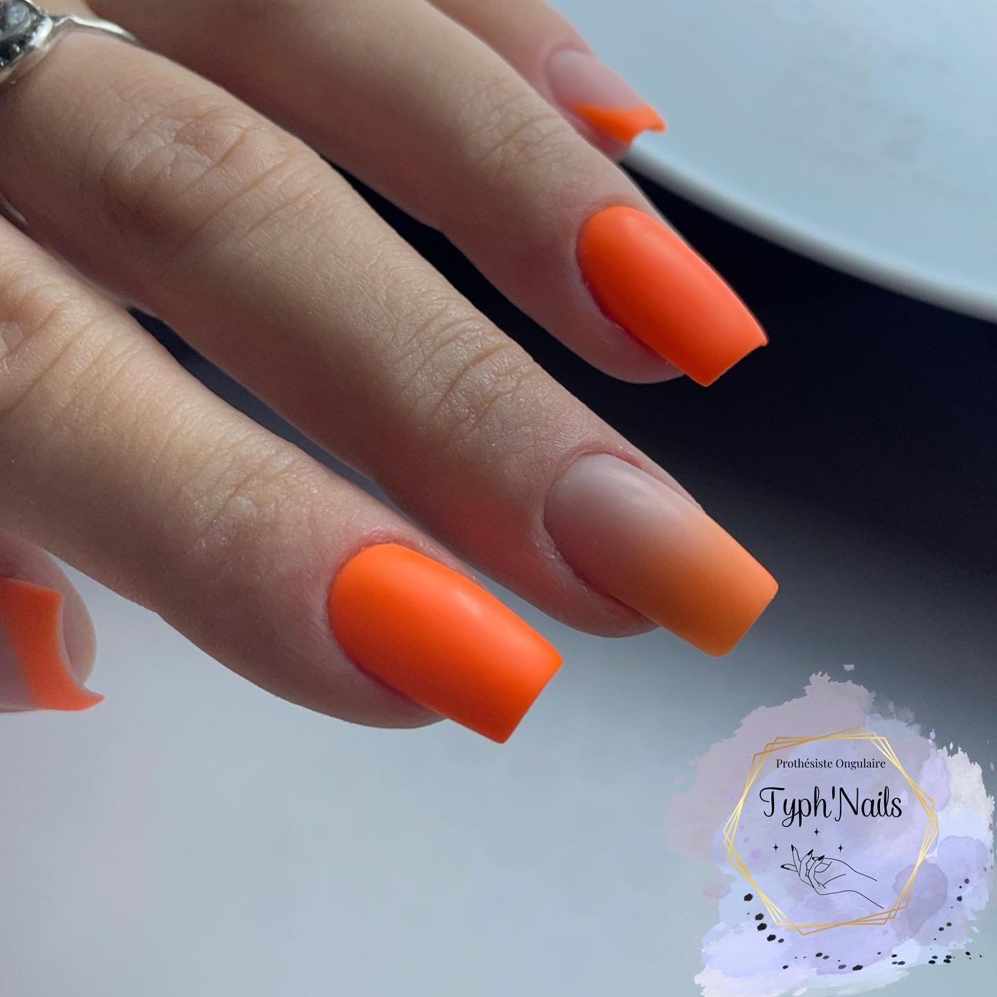 summer orange nails