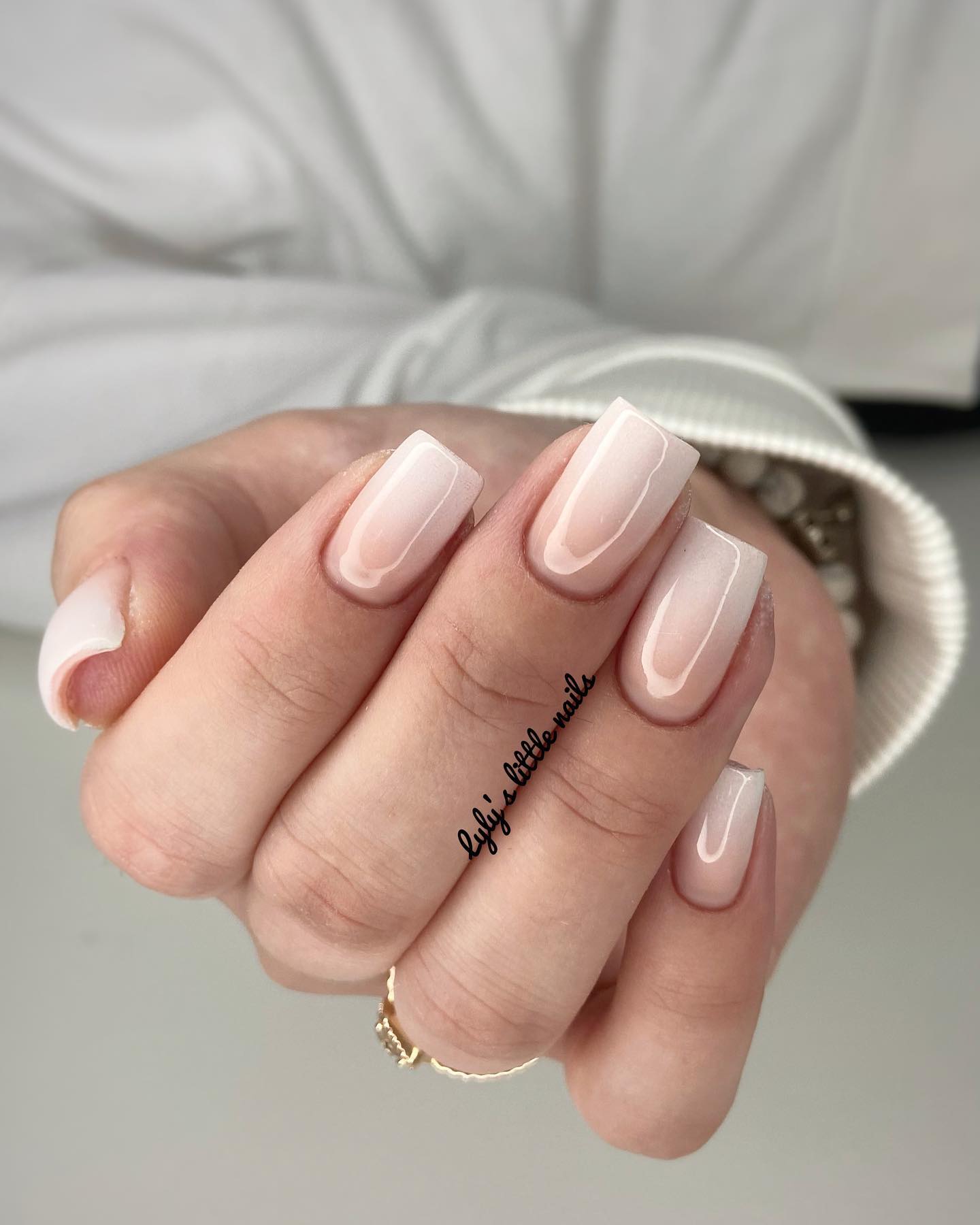 summer peach nails