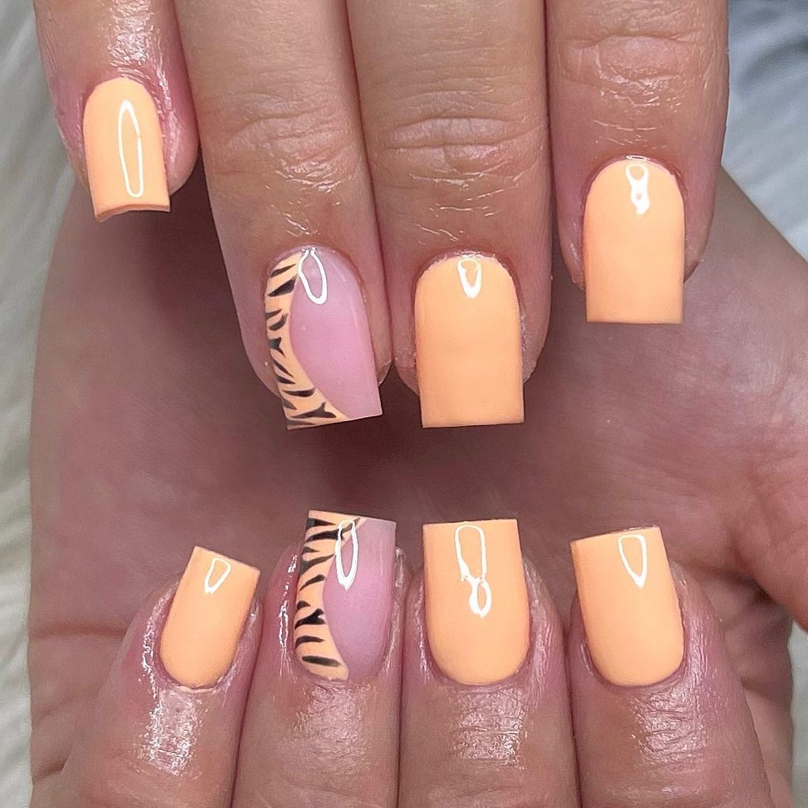 summer peach nails