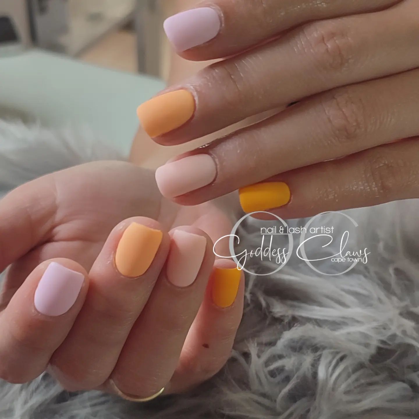 summer peach nails