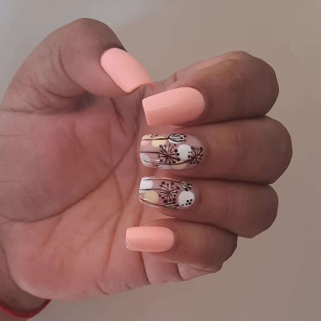 summer peach nails