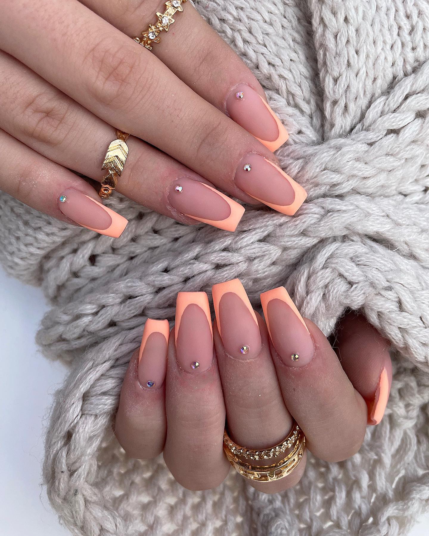 summer peach nails