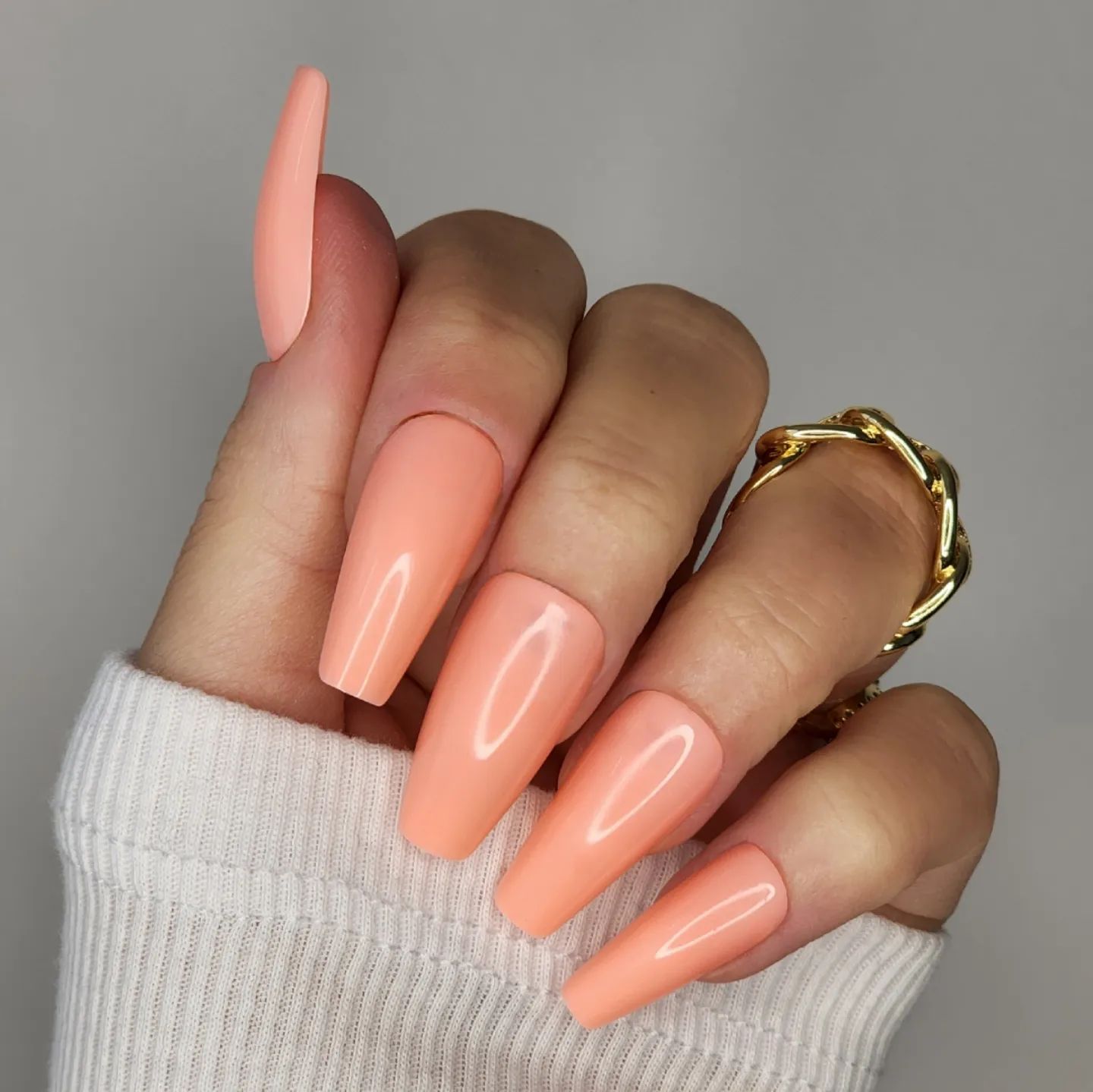 summer peach nails