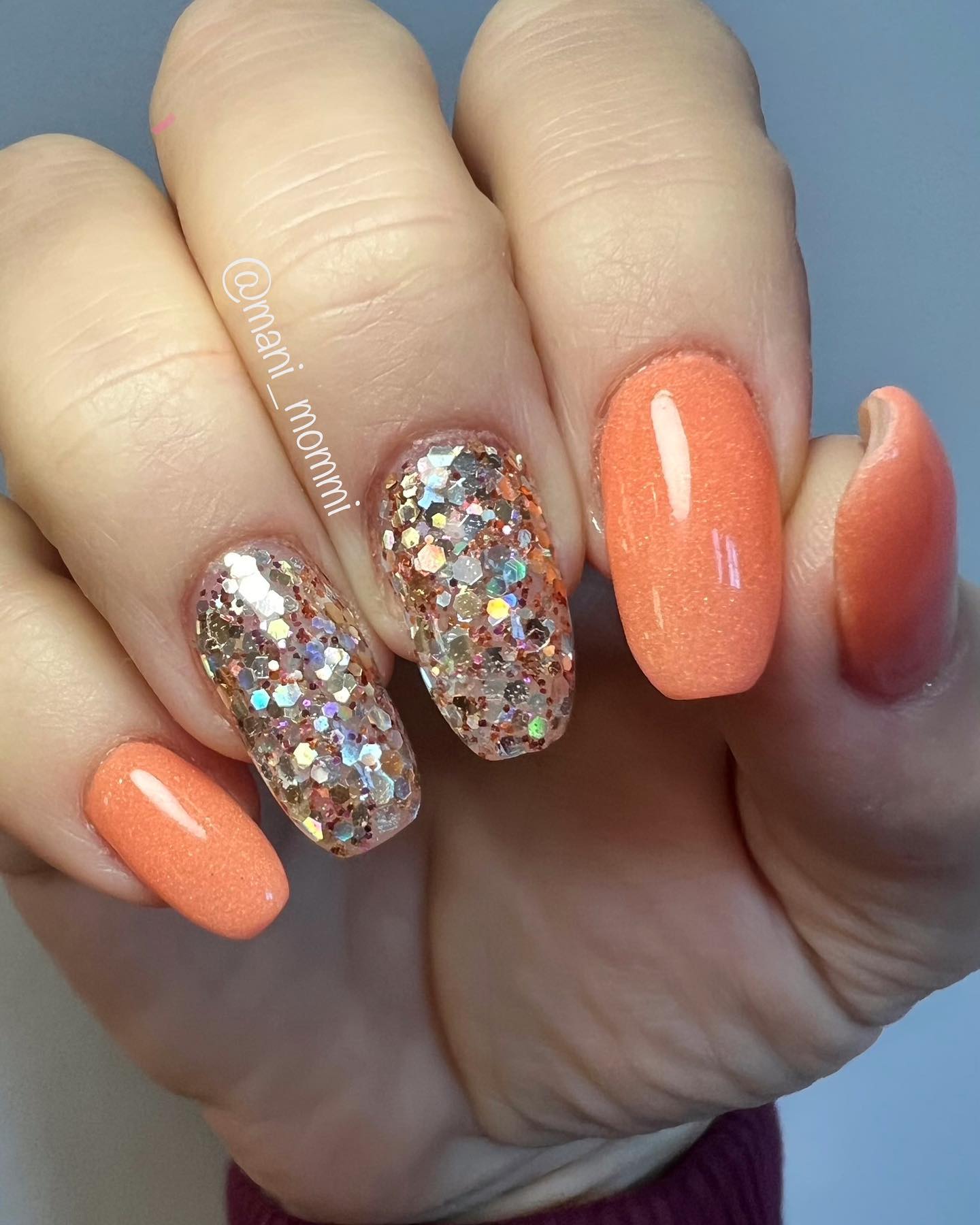 summer peach nails