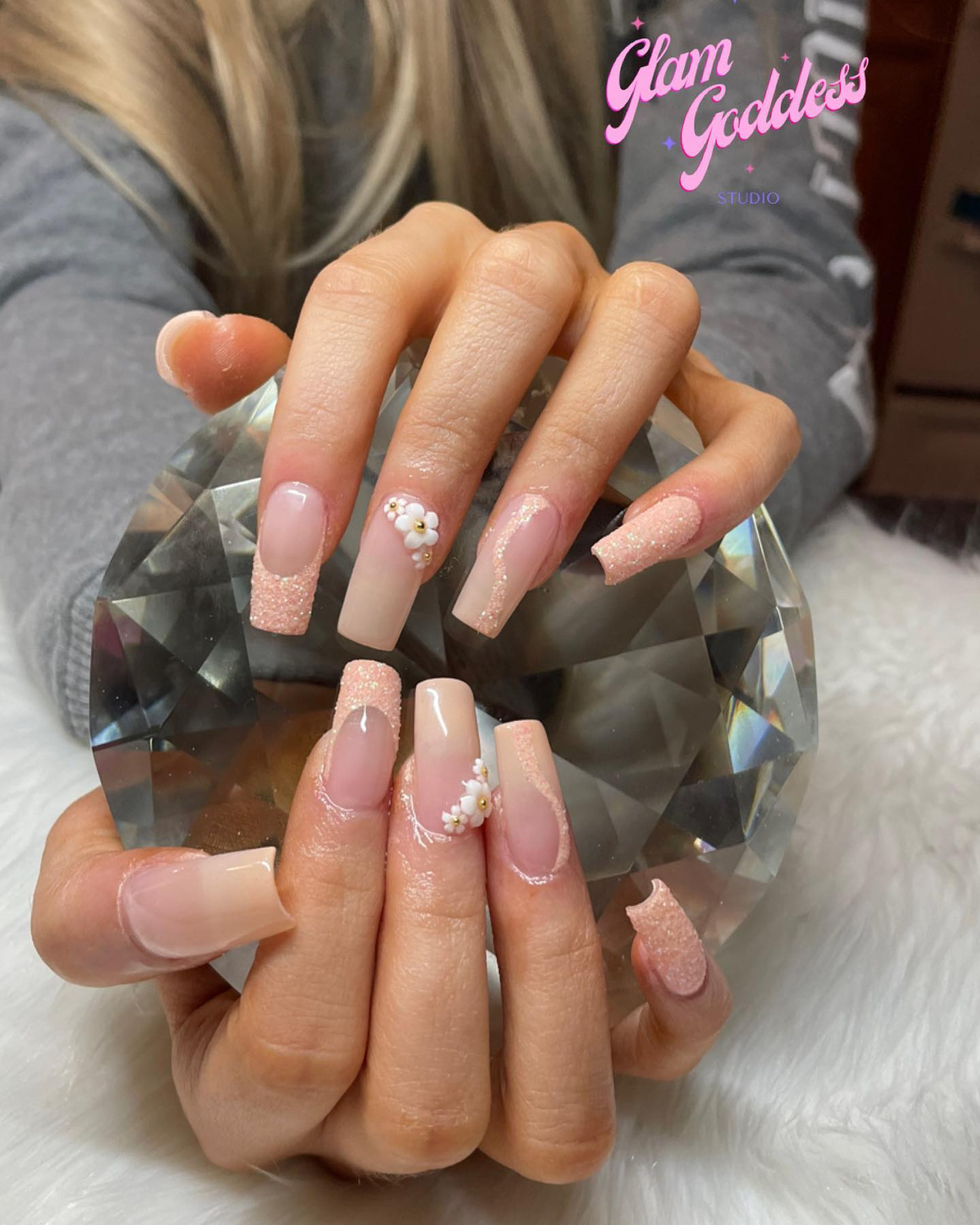 summer peach nails