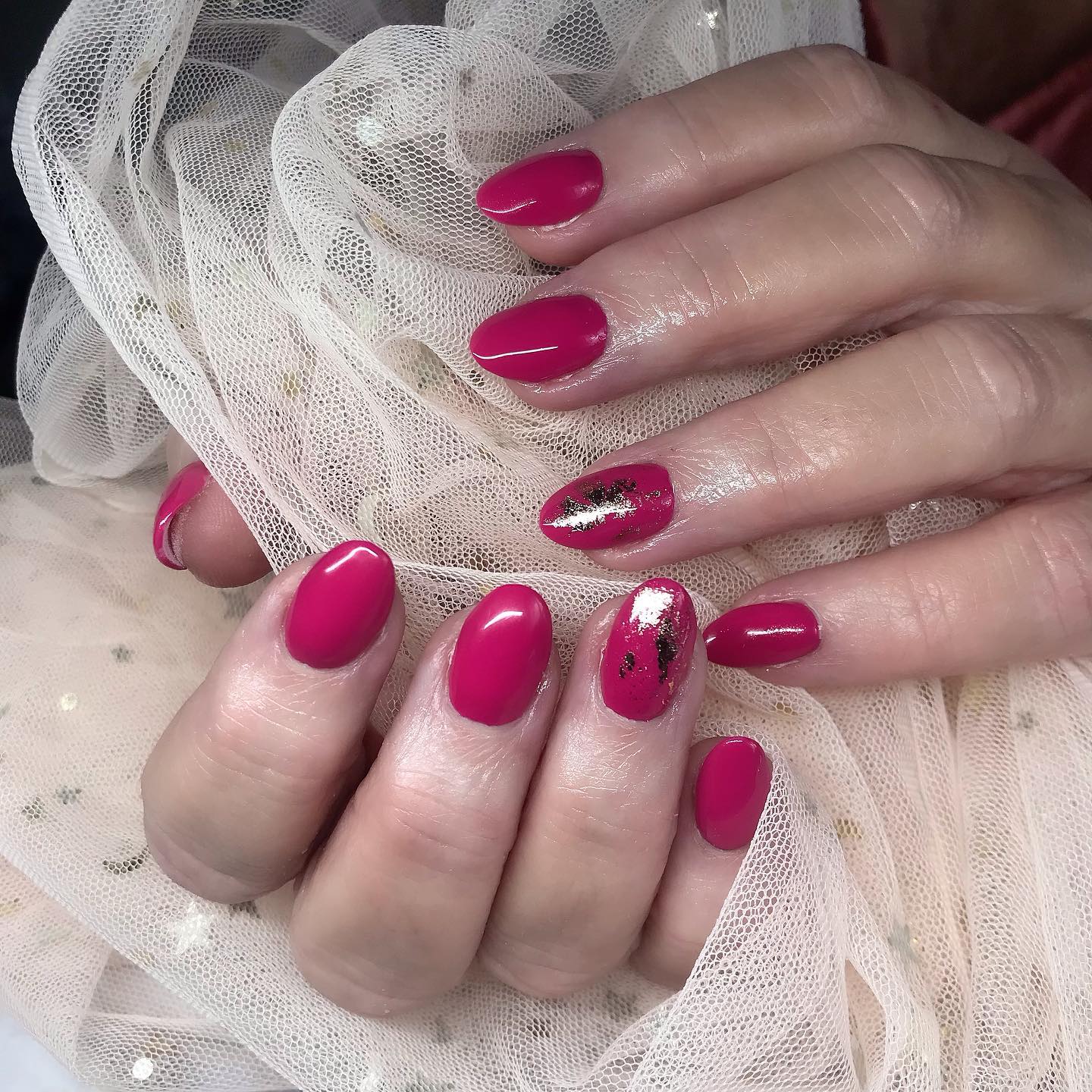 dark pink nails