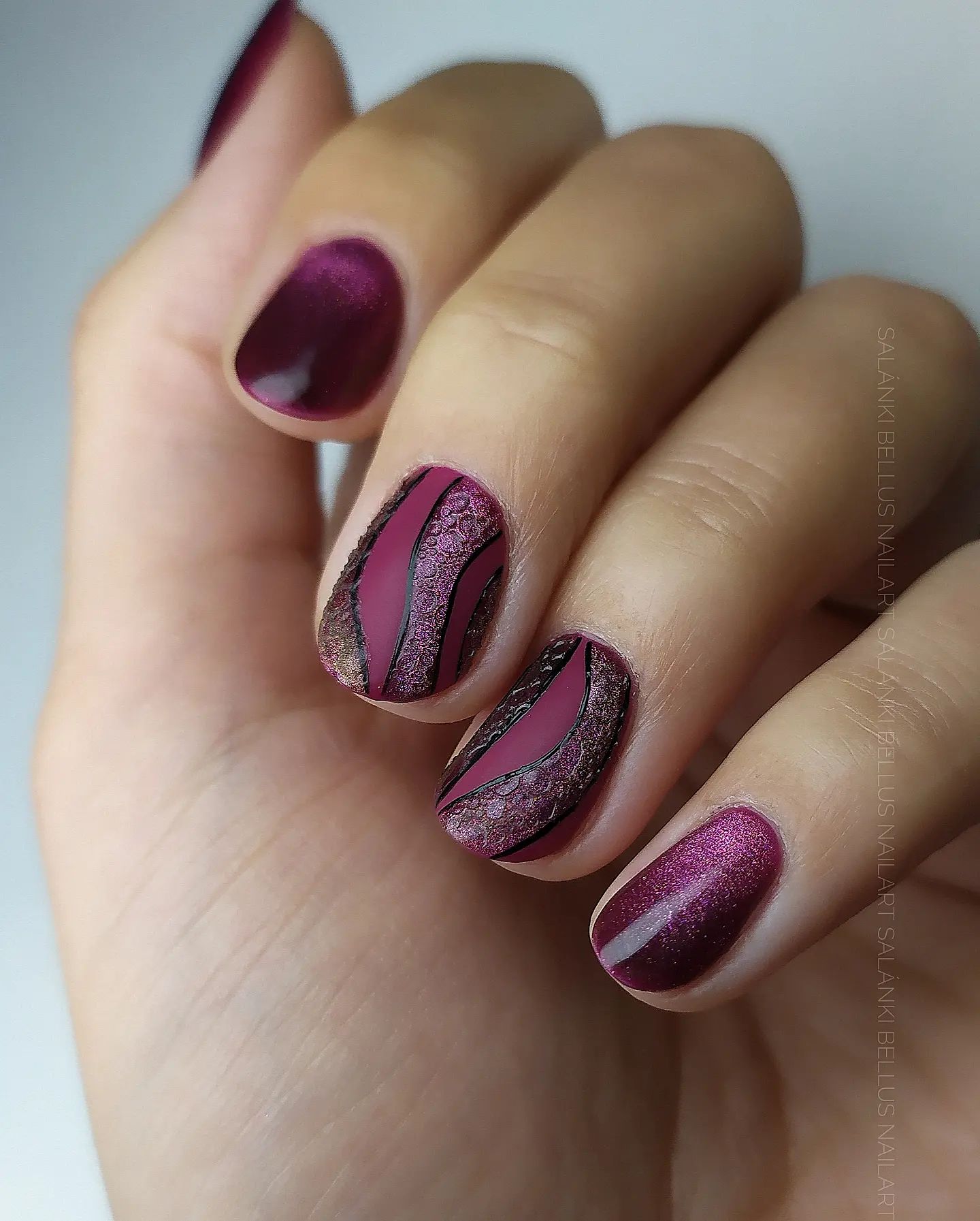 dark pink nails