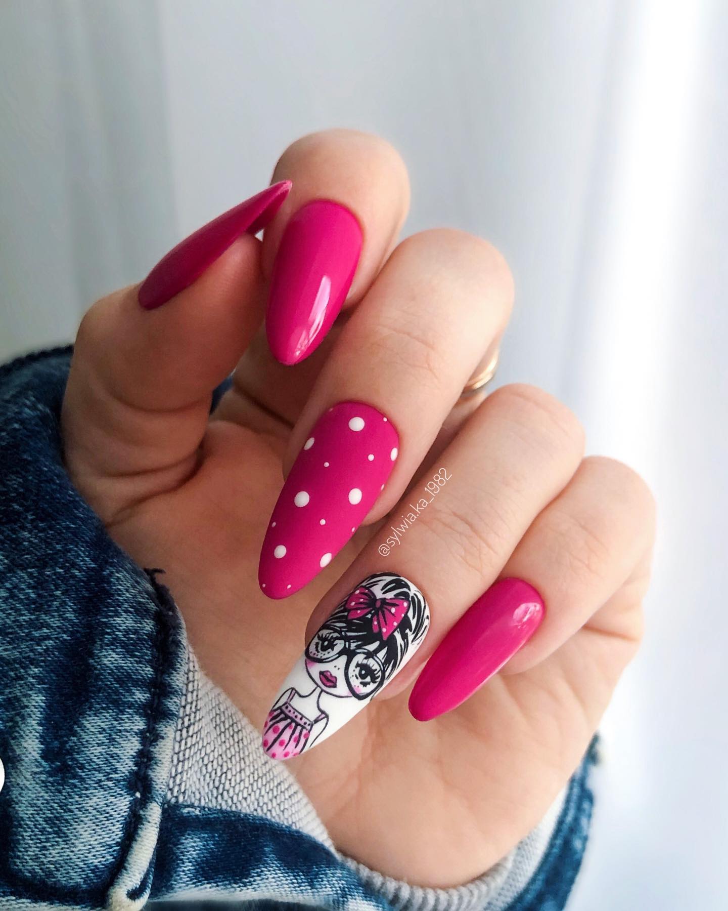 12 Brilliant Foil Nail Designs to Try This Weekend