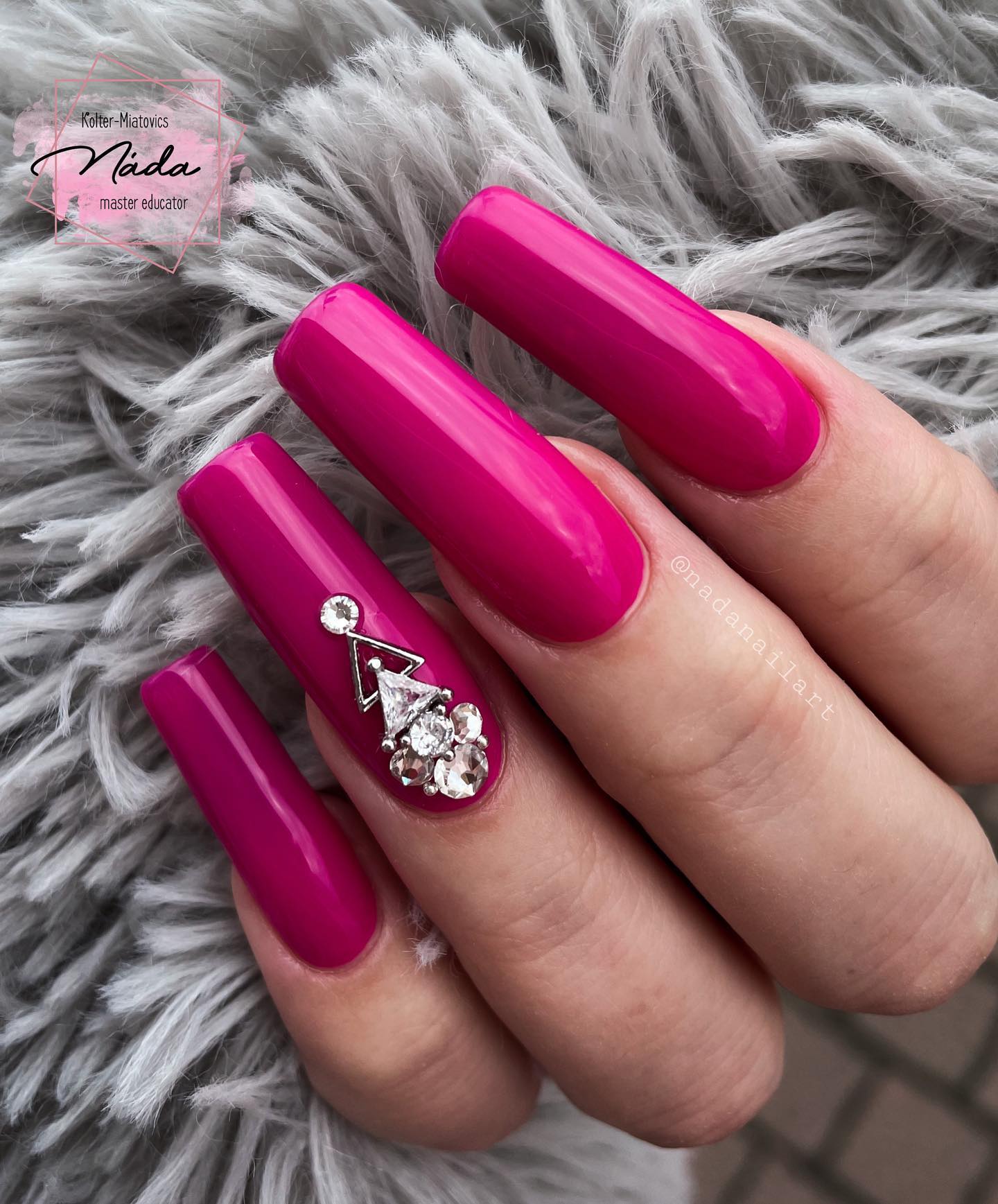 dark pink nails
