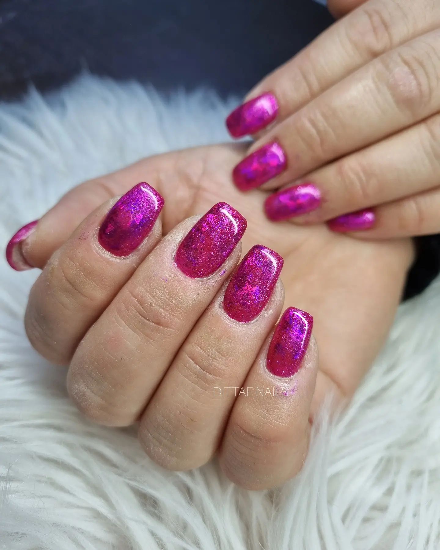 dark pink nails