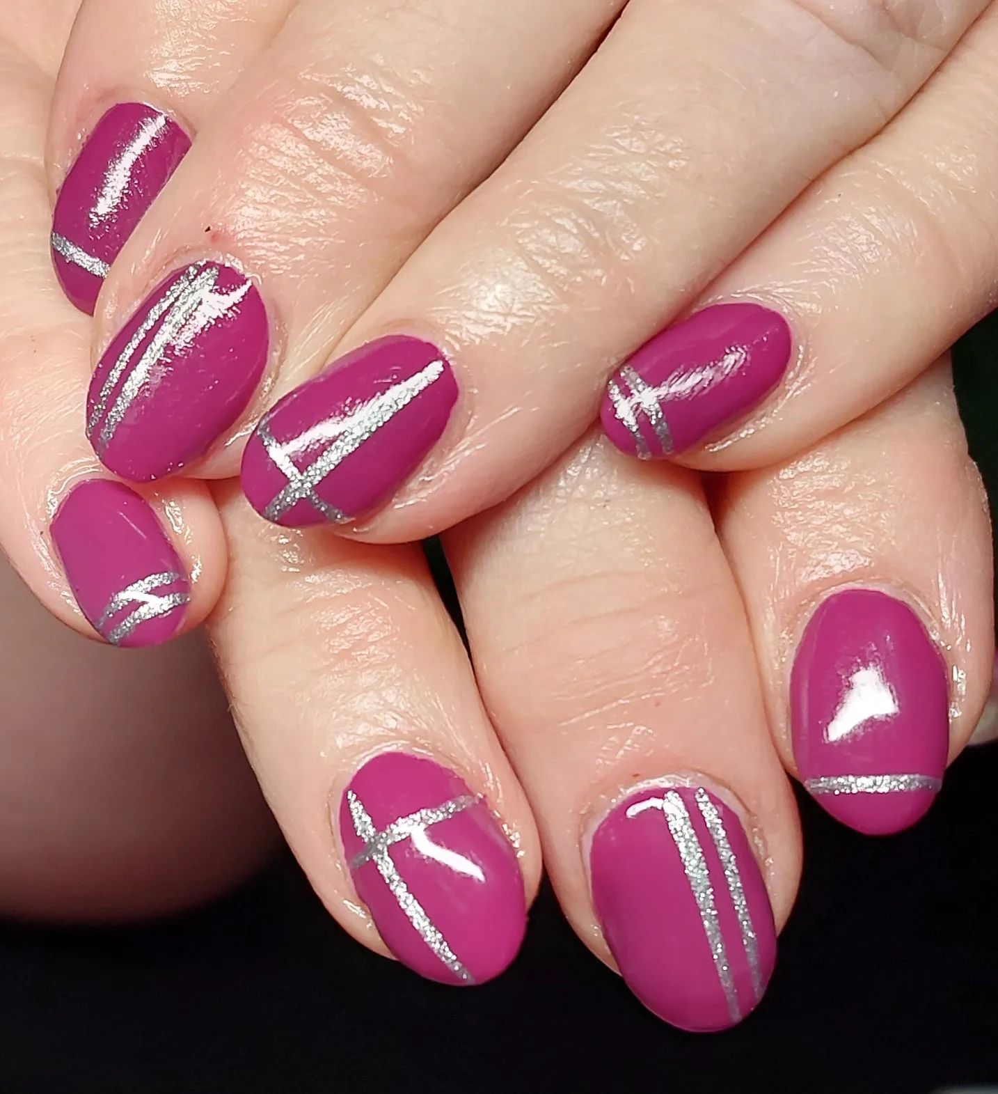 dark pink nails