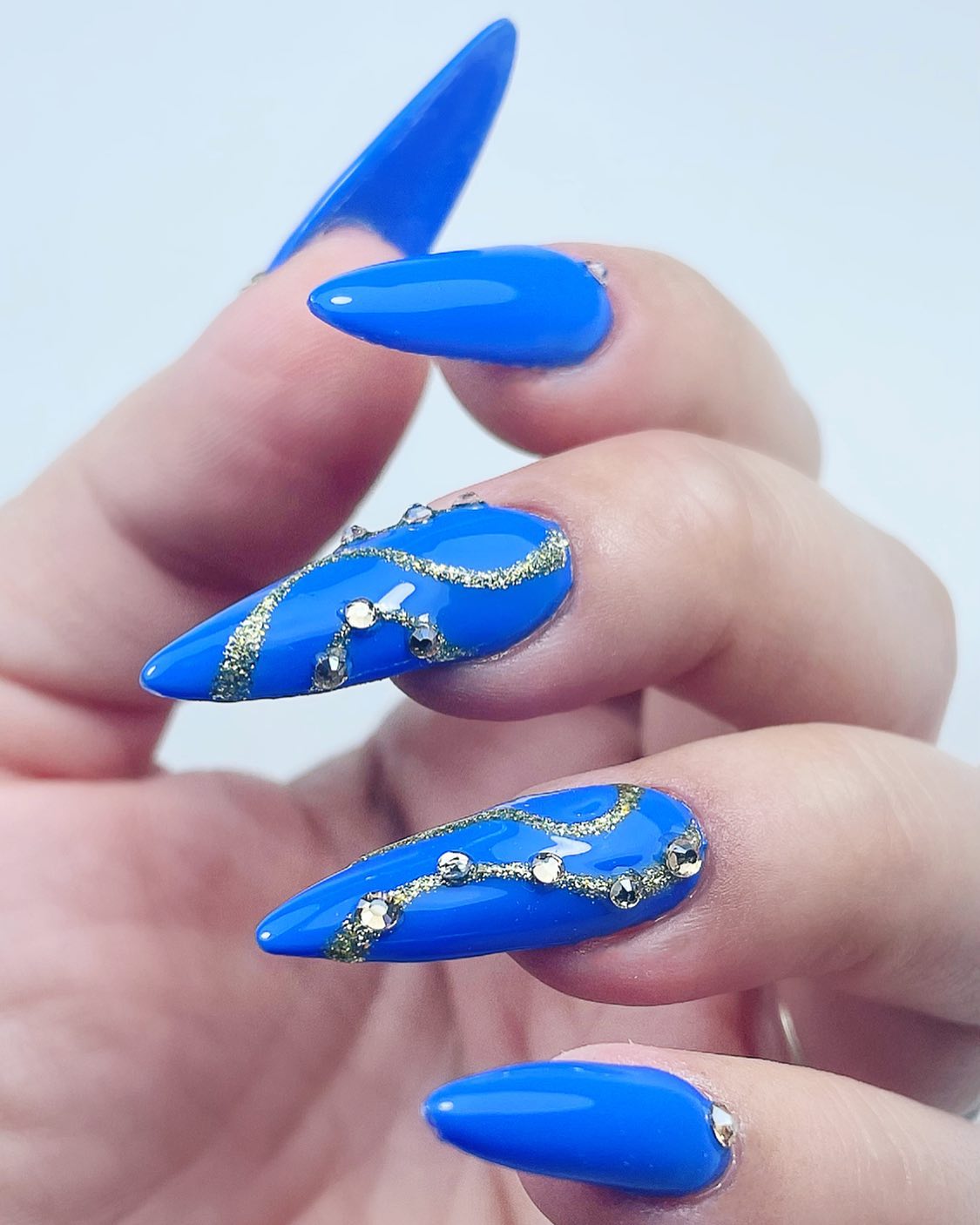 navy-blue-and-gold-nails-18 Navy Blue and Gold Nails