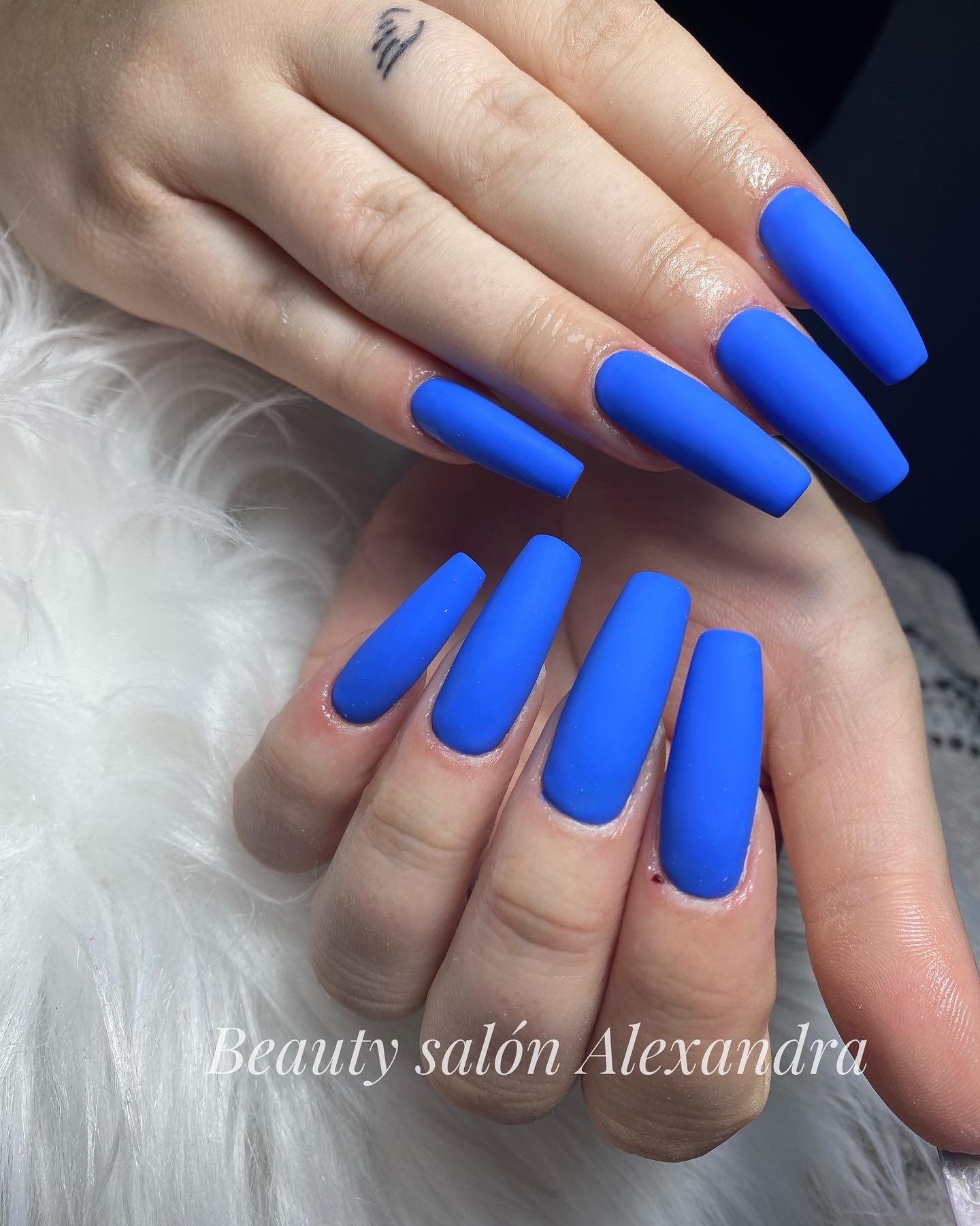 neon blue nails
