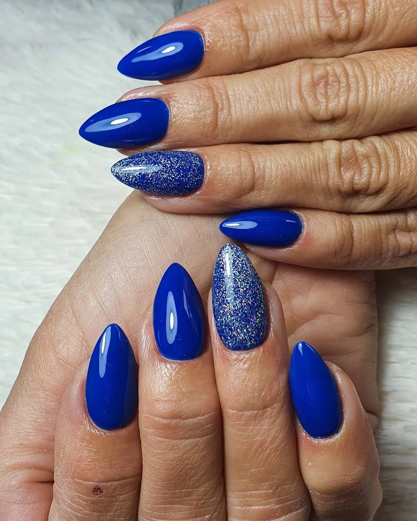 neon blue nails