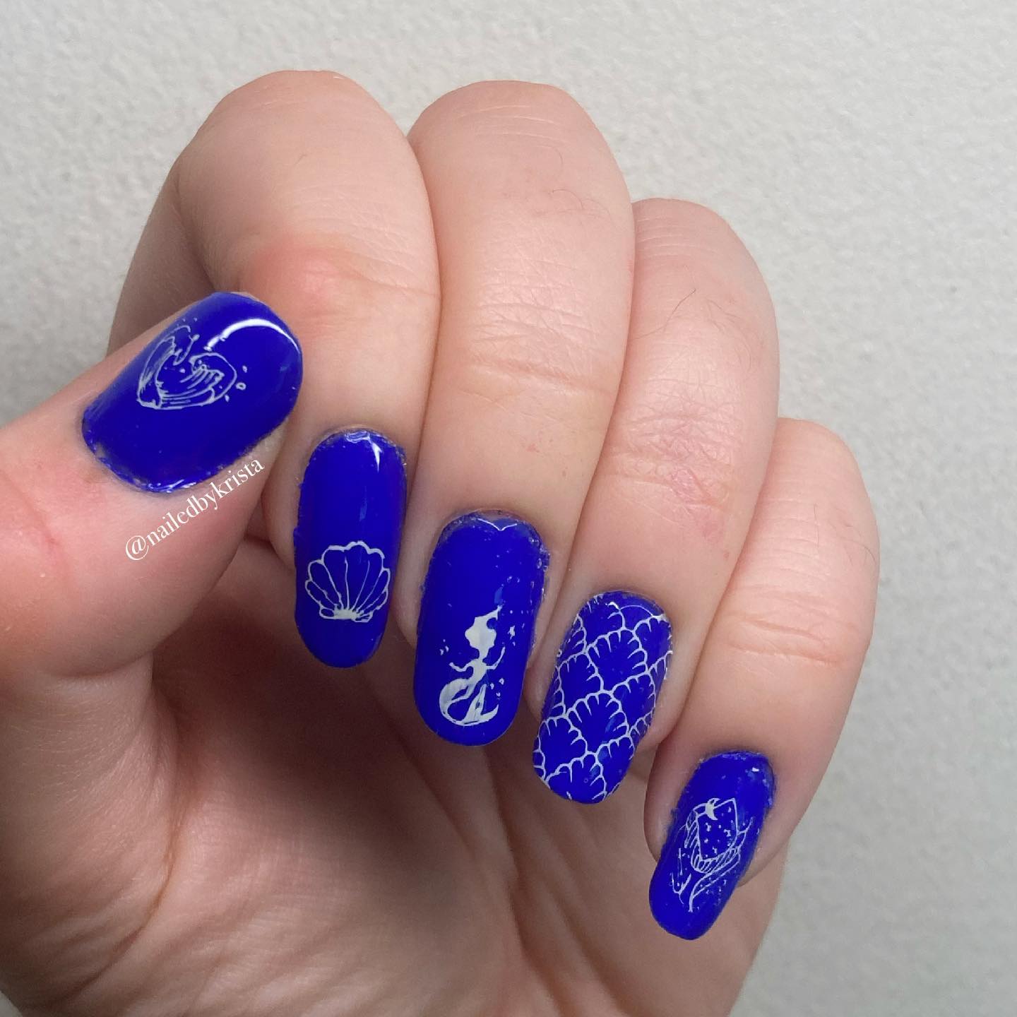 neon blue nails