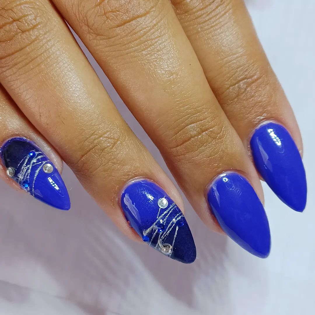 neon blue nails