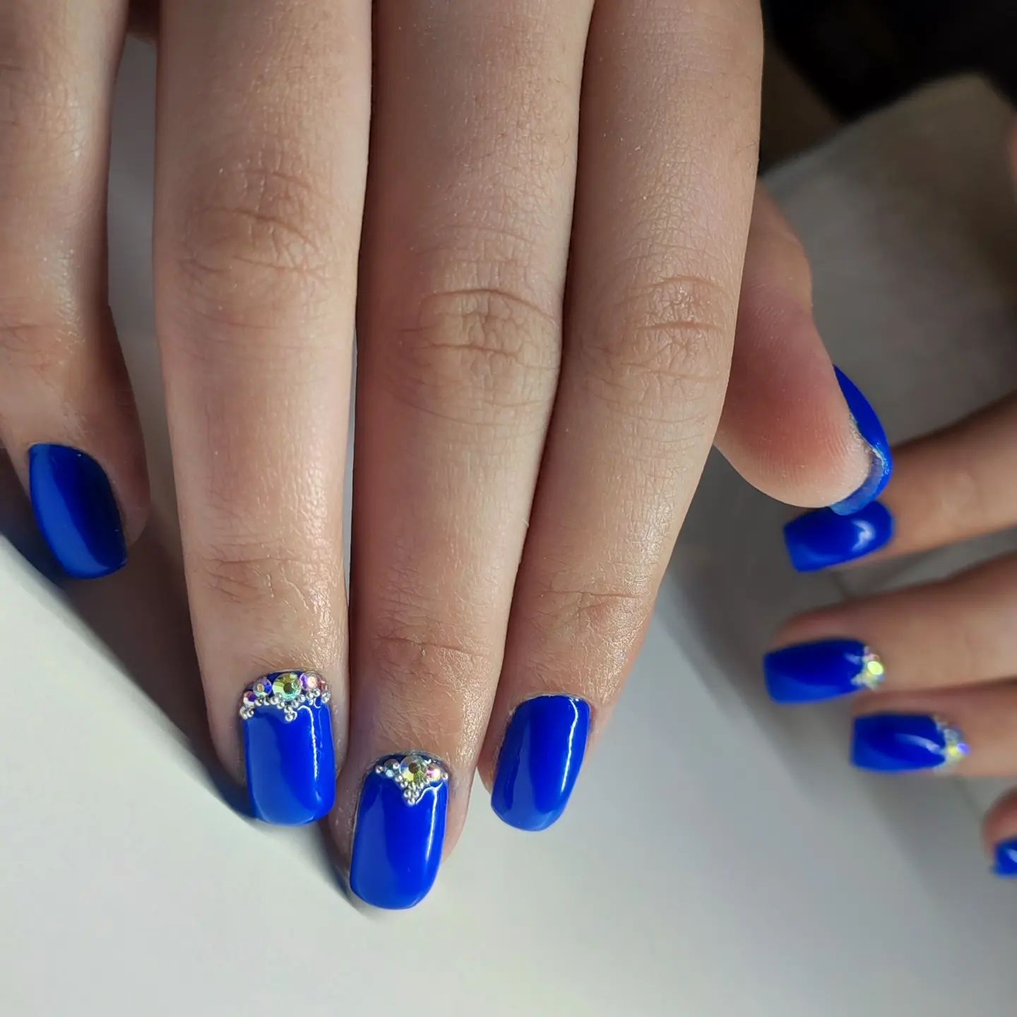 neon blue nails