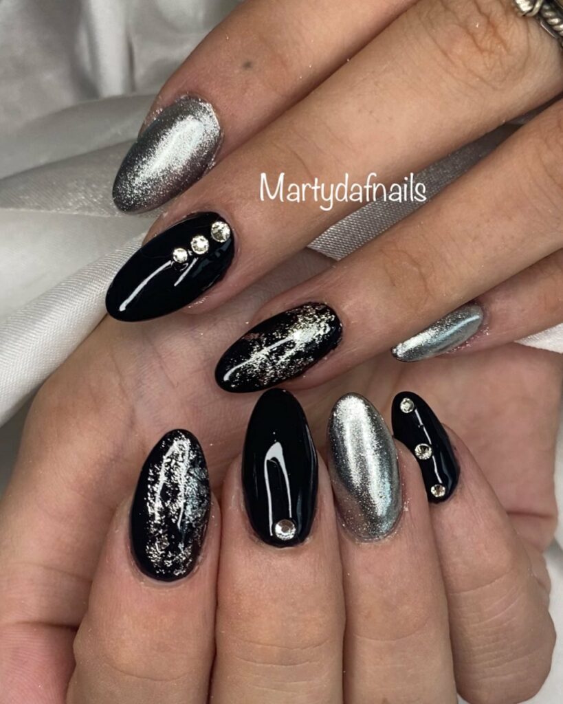 Black Almond Nails with Glitter