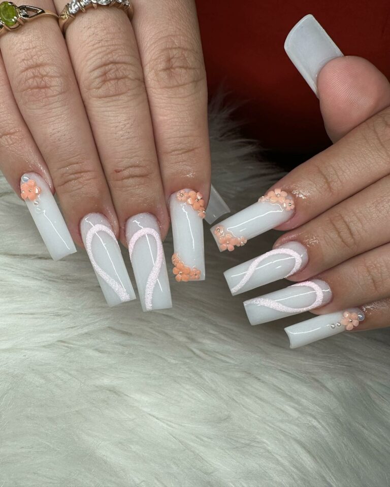38+ Best White Nails with Flowers Ideas [2024] - Nail Designs Daily