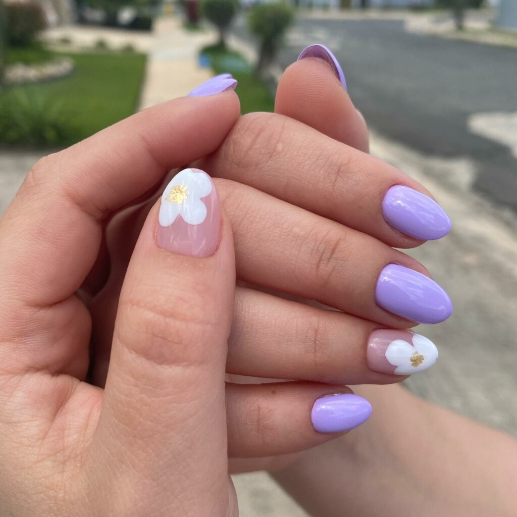 White Nails with Flowers