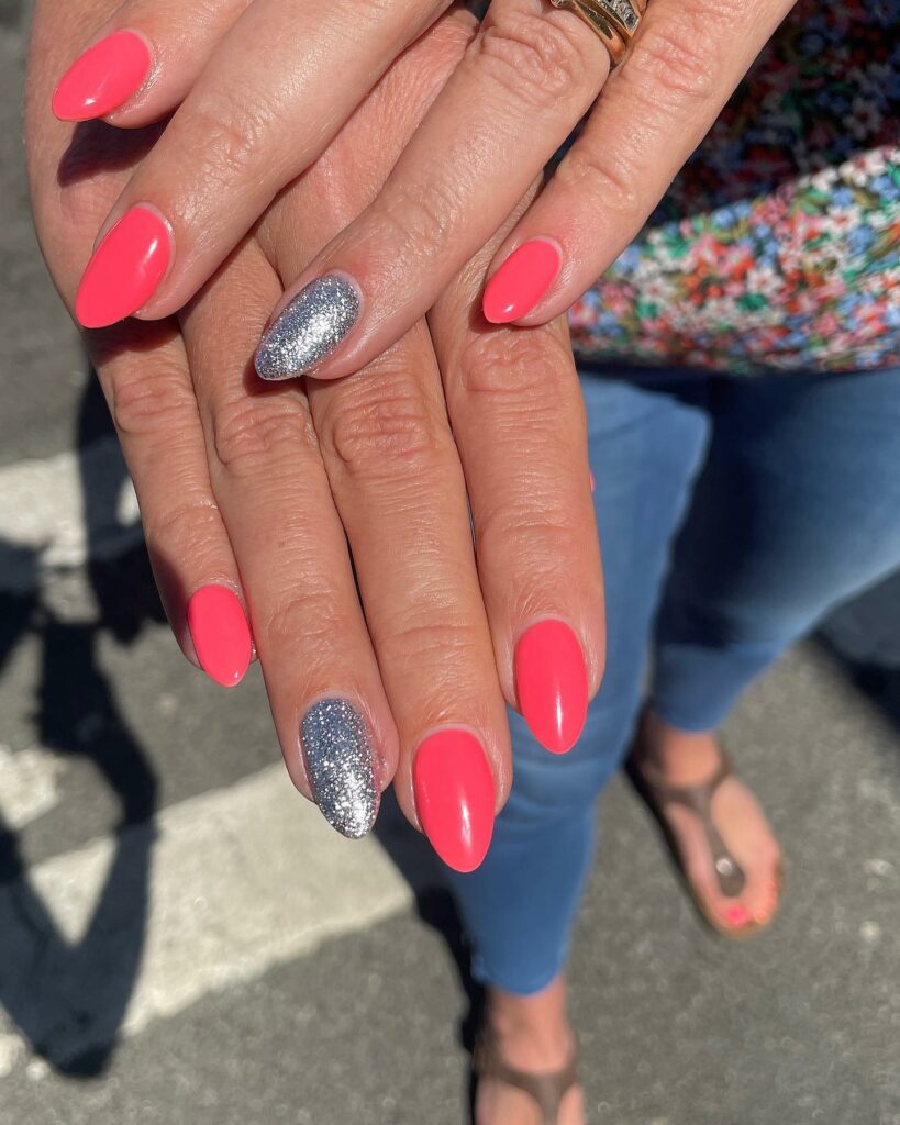 Summer Coral Nails