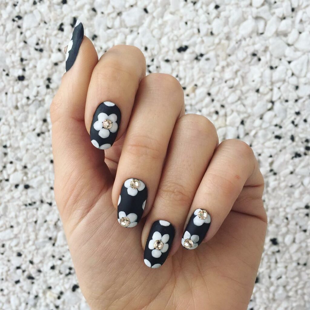 Short Black Nail Designs