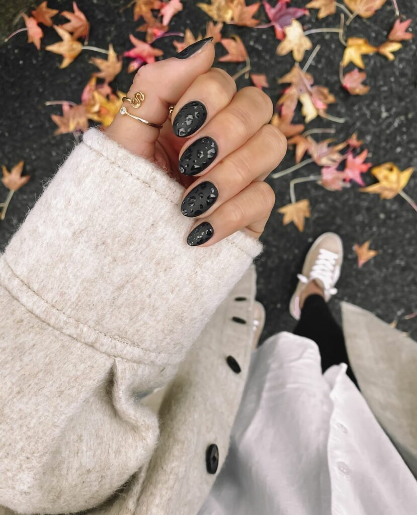 Short Black Nail Designs