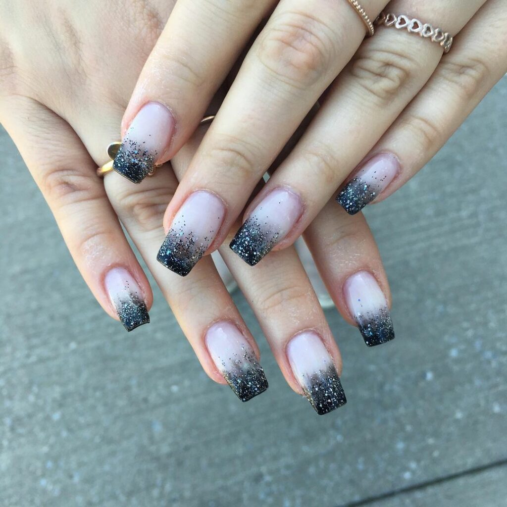 Short Black Nail Designs