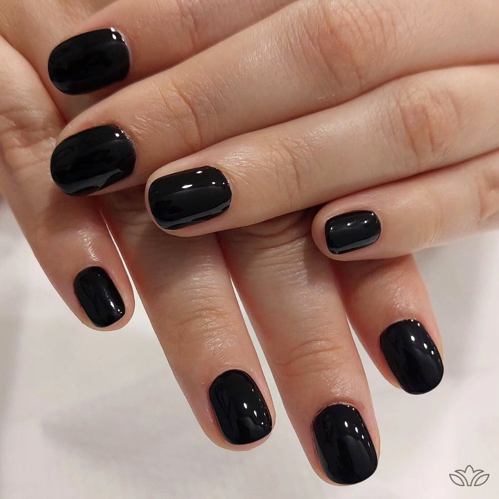 Short Black Nail Designs