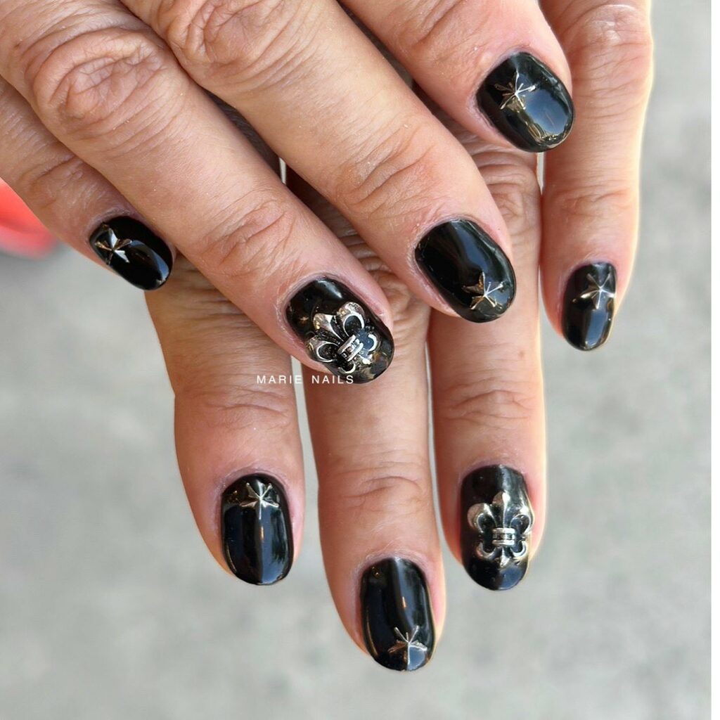 Short Black Nail Designs