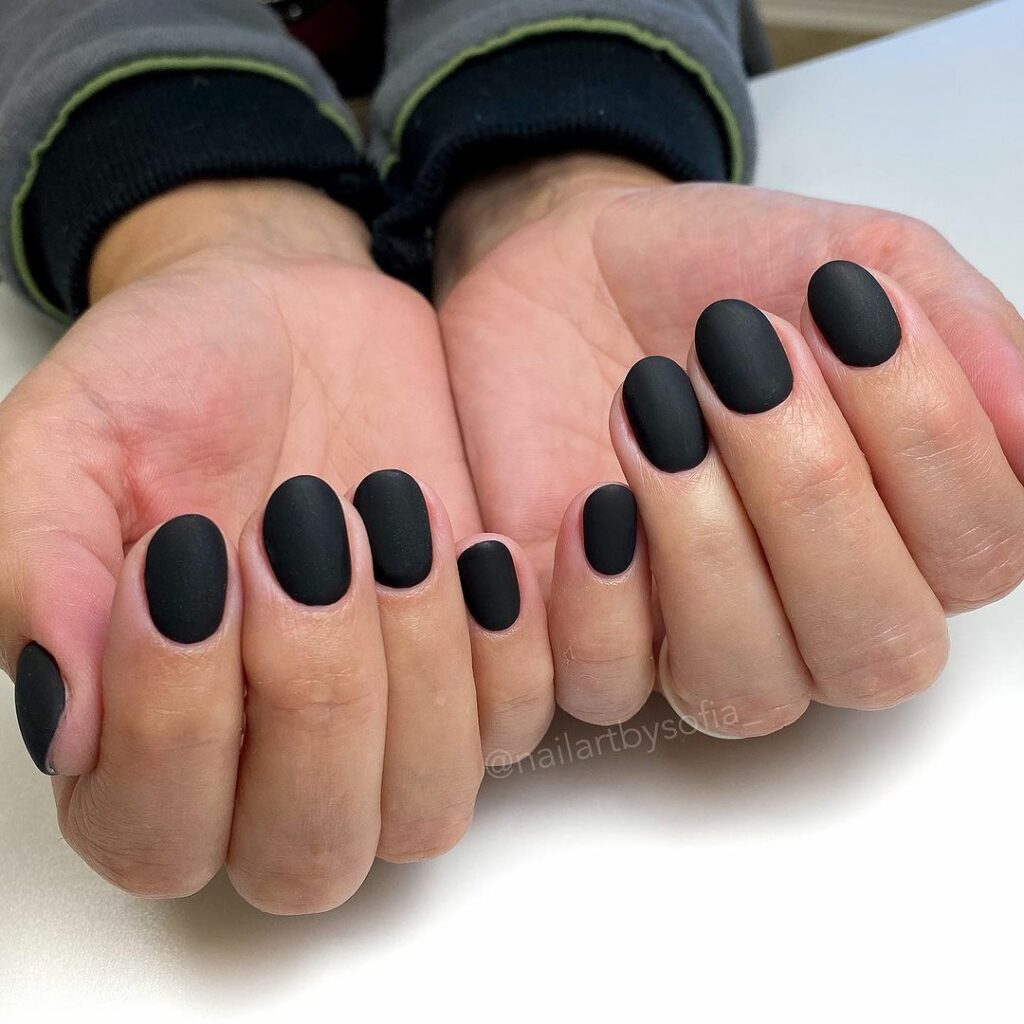 Short Black Nail Designs