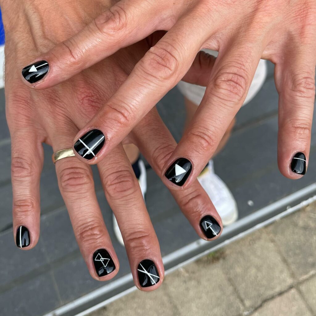 Short Black Nail Designs